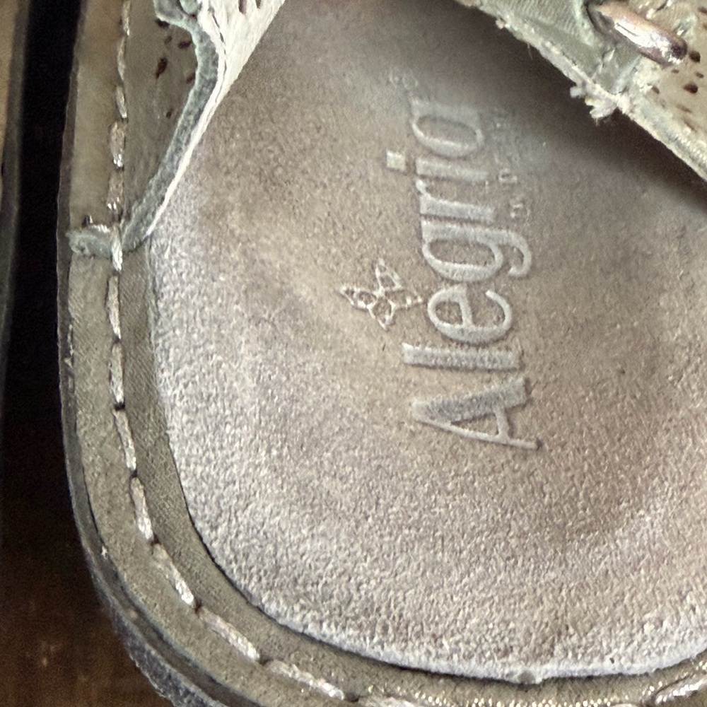 Alegria Silver Women’s Sandals with Floral Design EU size 39 = US size 8.5 - Picture 4 of 13